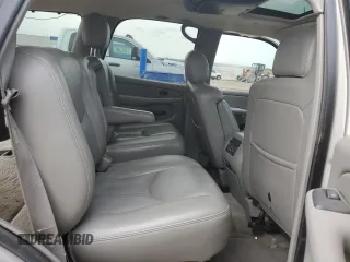 2004 GMC Yukon SLT with VIN 1GKEK13Z74J295635, listed as a Copart auction lot 70412114 with 262,062 mi miles and Salvage Title. Bid and sale history available at carsss.com. Image 11.