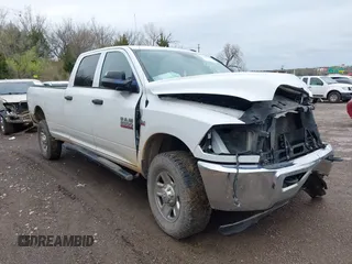 2015 Ram 2500 Tradesman z VIN 3C6UR5HJ7FG650635, wystawiony jako IAAI lot #41948160 z przebiegiem 85 705 mil mil oraz . Historia ofert i sprzedaży dostępna na DreamBid. Obrazek 1.