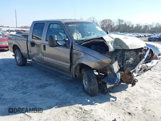 2002 Ford Super Duty F-250 XL with VIN 1FTNW21F02EA71756, listed as a IAAI auction lot 41770330 with 350,072 mi miles. Bid and sale history available at carsss.com. Image 1.