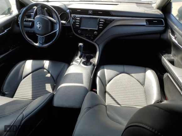 2020 Toyota Camry SE z VIN 4T1G11AK4LU960223, wystawiony jako Copart lot #52631995 z przebiegiem 45 084 mil mil oraz Szkoda całkowita • Salvage title. Historia ofert i sprzedaży dostępna na DreamBid. Obrazek 8.