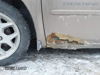 2000 Dodge Neon Highline z VIN 1B3ES46CXYD694730, wystawiony jako IAAI lot #41610249 z przebiegiem 110 930 mil mil oraz . Historia ofert i sprzedaży dostępna na DreamBid. Obrazek 6.