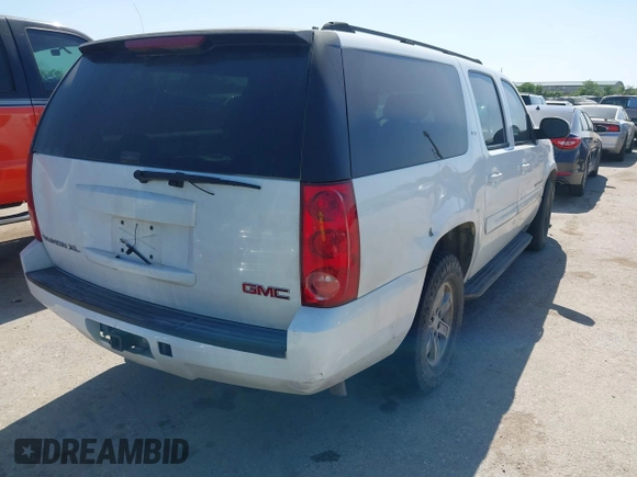 2007 GMC Yukon XL SLT with VIN 1GKFC16017J218410, listed as a IAAI auction lot 41981881 with 209,721 mi miles. Bid and sale history available at carsss.com. Image 4.
