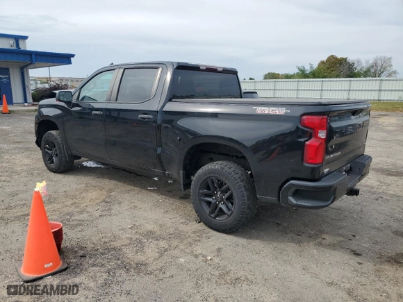 2019 Chevrolet Silverado 1500 Custom Trail Boss with VIN 3GCPYCEH4KG201678, listed as a Copart auction lot 72026174 with 67,257 mi miles and Salvage Title. Bid and sale history available at carsss.com. Image 2.