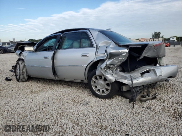 2011 Cadillac DTS with VIN 1G6KA5E65BU109259, listed as a Copart auction lot 41227524 with 0 mi miles and Non Repairable. Bid and sale history available at carsss.com. Image 2.