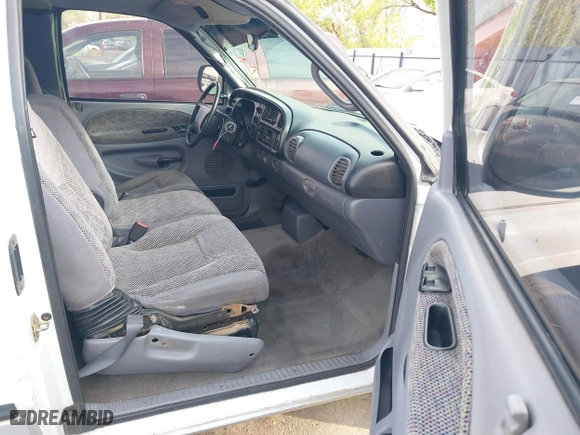 1998 Dodge Ram 1500 with VIN 3B7HC13Z7WG213476, listed as a IAAI auction lot 42116318 with 172,921 mi miles. Bid and sale history available at carsss.com. Image 5.