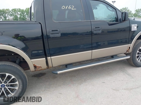2006 Ford F-150 XLT z VIN 1FTPW14576FB34065, wystawiony jako IAAI lot #42500162 z przebiegiem 212 114 mil mil oraz . Historia ofert i sprzedaży dostępna na DreamBid. Obrazek 6.