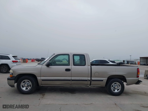 2002 Chevrolet Silverado 1500 LS with VIN 2GCEC19V321217096, listed as a IAAI auction lot 41727809 with 273,315 mi miles. Bid and sale history available at carsss.com. Image 15.