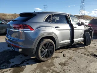 2023 Volkswagen Atlas SE with VIN 1V2KE2CA5PC226004, listed as a Copart auction lot 43184745 with 18,568 mi miles and Salvage title. Bid and sale history available at DreamBid. Image 3.