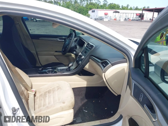 2013 Ford Fusion SE with VIN 3FA6P0HR4DR289243, listed as a IAAI auction lot 42361387 with 210,410 mi miles and . Bid and sale history available at DreamBid. Image 5.