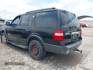 2007 Ford Expedition XLT с VIN 1FMFU15557LA99444, выставлен на аукционе IAAI как лот 42485900 с пробегом 266 097 миль миль и . История ставок и продаж доступна на DreamBid. Изображение 3.