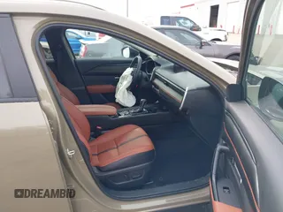 2025 Mazda CX-50 2.5 Turbo with VIN 7MMVABXY5SN311620, listed as a IAAI auction lot 41603622 with 4,259 mi miles. Bid and sale history available at carsss.com. Image 5.