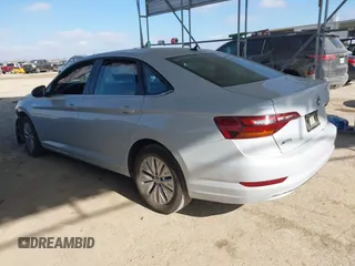 2019 Volkswagen Jetta S z VIN 3VWCB7BU3KM140279, wystawiony jako IAAI lot #41485306 z przebiegiem 68 105 mil mil oraz . Historia ofert i sprzedaży dostępna na DreamBid. Obrazek 3.