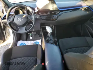 2020 Toyota C-HR LE z VIN JTNKHMBX1L1092779, wystawiony jako Copart lot #43259495 z przebiegiem 49 821 mil mil oraz Szkoda całkowita • Salvage title. Historia ofert i sprzedaży dostępna na DreamBid. Obrazek 8.