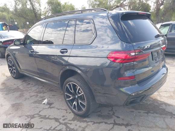 2021 BMW X7 xDrive40i with VIN 5UXCW2C05M9F76009, listed as a IAAI auction lot 41681992 with 48,565 mi miles. Bid and sale history available at carsss.com. Image 3.