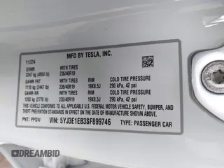 2025 Tesla Model 3 Long Range z VIN 5YJ3E1EB3SF899746, wystawiony jako IAAI lot #41678122 z przebiegiem 2 249 mil mil oraz . Historia ofert i sprzedaży dostępna na DreamBid. Obrazek 9.