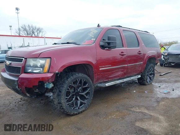 2010 Chevrolet Suburban LT with VIN 1GNUKJE38AR274572, listed as a IAAI auction lot 42022321 with 260,690 mi miles. Bid and sale history available at carsss.com. Image 6.