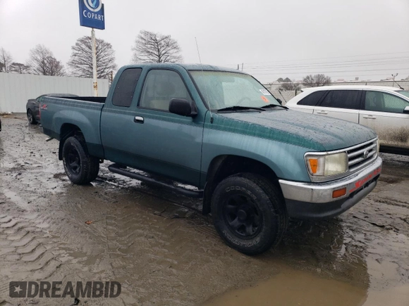 1997 Toyota T100 DX with VIN JT4UN22D2V0046483, listed as a Copart auction lot 45107095 with 247,665 mi miles and Clean Title. Bid and sale history available at DreamBid. Image 4.