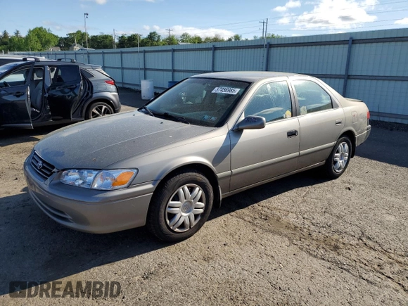 2000 Toyota Camry CE z VIN 4T1BG22K0YU692937, wystawiony jako Copart lot #57456985 z przebiegiem 116 617 mil mil oraz Szkoda całkowita • Salvage title. Historia ofert i sprzedaży dostępna na DreamBid. Obrazek 1.
