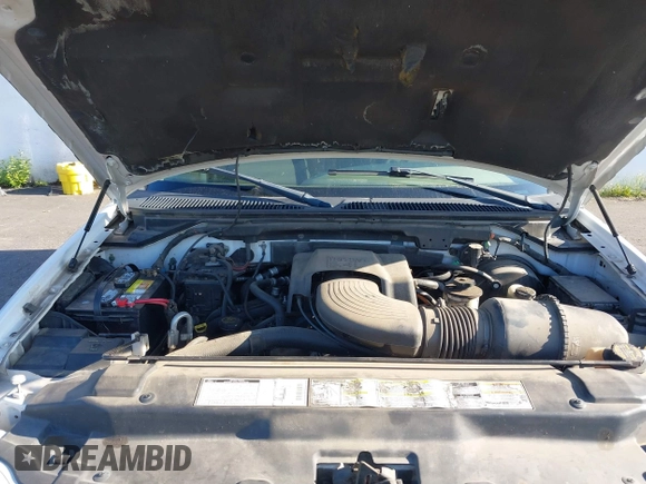 2000 Ford Expedition Eddie Bauer with VIN 1FMPU18L5YLB92805, listed as a IAAI auction lot 42853287 with 205,555 mi miles and . Bid and sale history available at DreamBid. Image 10.