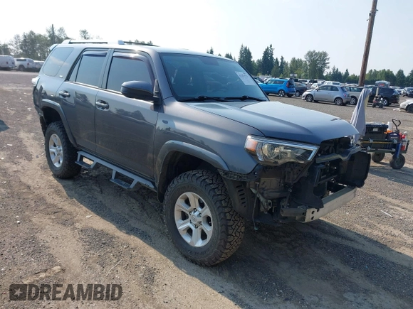 2018 Toyota 4Runner SR5 z VIN JTEBU5JR7J5490718, wystawiony jako IAAI lot #42551721 z przebiegiem 111 237 mil mil oraz . Historia ofert i sprzedaży dostępna na DreamBid. Obrazek 1.