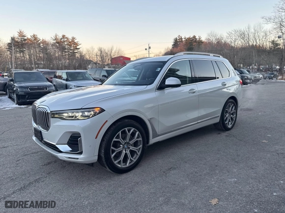 2020 BMW X7 xDrive40i with VIN 5UXCW2C05L9A03397, listed as a IAAI auction lot 41381437 with 141,656 mi miles. Bid and sale history available at carsss.com. Image 2.