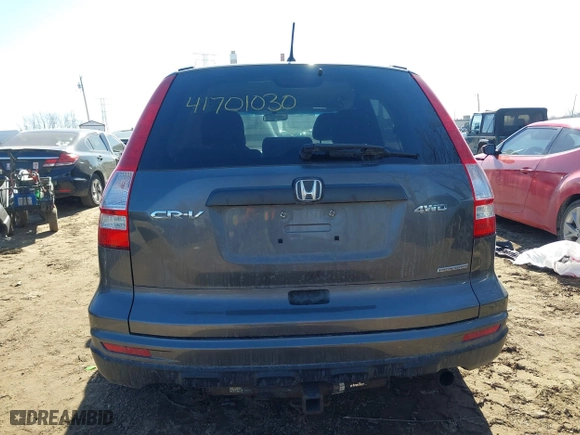 2011 Honda CR-V SE with VIN 5J6RE4H40BL108007, listed as a IAAI auction lot 41701030 with 125,813 mi miles. Bid and sale history available at carsss.com. Image 16.