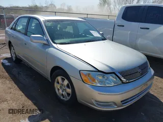 2002 Toyota Avalon XL with VIN 4T1BF28B52U265710, listed as a IAAI auction lot 42102300 with 99,901 mi miles. Bid and sale history available at carsss.com. Image 1.