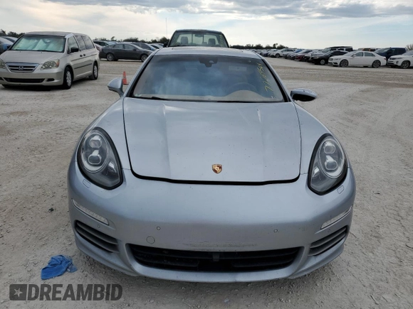 2014 Porsche Panamera 4S Executive with VIN WP0BB2A75EL062252, listed as a Copart auction lot 77269564 with 83,124 mi miles and Salvage Title. Bid and sale history available at DreamBid. Image 5.