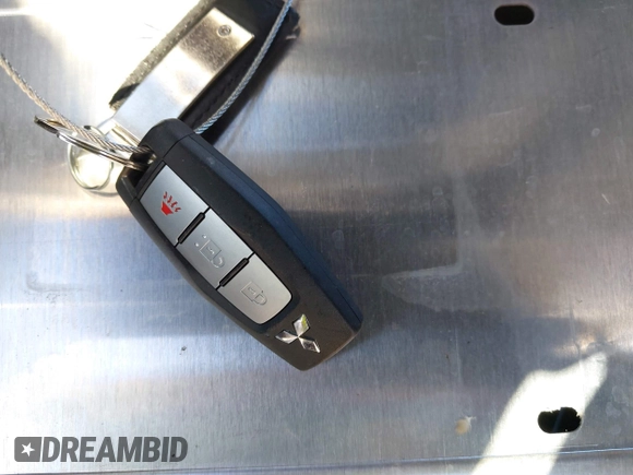 2024 Mitsubishi Outlander ES z VIN JA4J3UA81RZ020073, wystawiony jako IAAI lot #41388911 z przebiegiem 25 436 mil mil oraz . Historia ofert i sprzedaży dostępna na DreamBid. Obrazek 11.