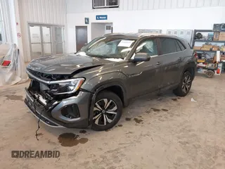 2024 Volkswagen Atlas SE z VIN 1V2LE2CA2RC223746, wystawiony jako IAAI lot #41609344 z przebiegiem 14 633 mil mil oraz . Historia ofert i sprzedaży dostępna na DreamBid. Obrazek 18.