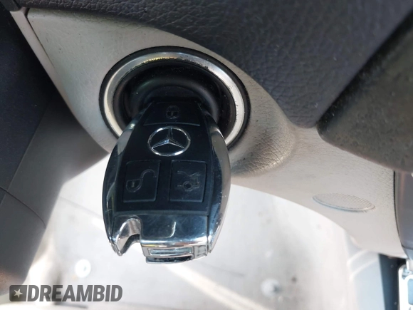 2012 Mercedes-Benz C 300 Sport с VIN WDDGF8BB9CR197914, выставлен на аукционе IAAI как лот 42187624 с пробегом 121 196 миль миль и . История ставок и продаж доступна на DreamBid. Изображение 11.