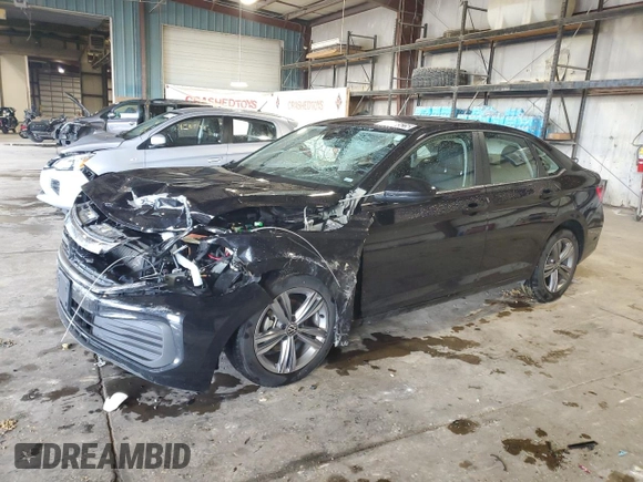 2024 Volkswagen Jetta SE with VIN 3VW7M7BU5RM080432, listed as a Copart auction lot 61968525 with 32,673 mi miles and Salvage title. Bid and sale history available at DreamBid. Image 1.