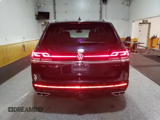 2024 Volkswagen Atlas SEL Premium R-Line with VIN 1V2FR2CA6RC506944, listed as a Copart auction lot 84018054 with 5,616 mi miles and Clean title. Bid and sale history available at DreamBid. Image 6.