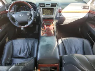 2007 Lexus LS 460 L z VIN JTHGL46FX75001158, wystawiony jako Copart lot #49345445 z przebiegiem 271 513 mil mil oraz Czysty tytuł • Clean title. Historia ofert i sprzedaży dostępna na DreamBid. Obrazek 8.