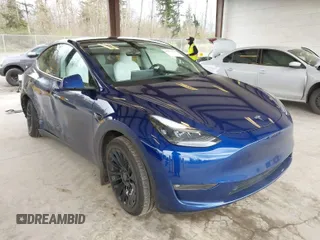 2023 Tesla Model Y Long Range with VIN 7SAYGDEEXPF621397, listed as a IAAI auction lot 41922714 with 29,460 mi miles. Bid and sale history available at carsss.com. Image 1.