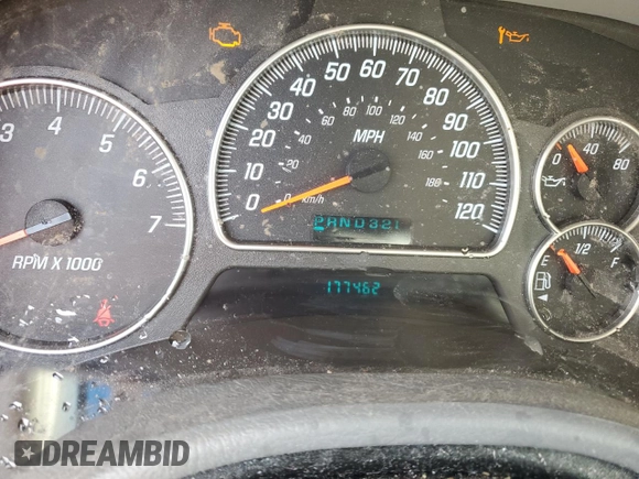2005 GMC Envoy SLT with VIN 1GKDT13S452303889, listed as a Copart auction lot 44611745 with 177,462 mi miles and Salvage Title. Bid and sale history available at carsss.com. Image 9.
