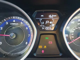 2014 Hyundai Elantra z VIN KMHDH6AH0EU029253, wystawiony jako IAAI lot #40811324 z przebiegiem 141 003 mil mil oraz . Historia ofert i sprzedaży dostępna na DreamBid. Obrazek 7.