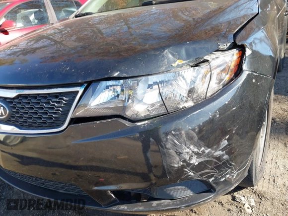 2013 Kia Forte LX with VIN KNAFT4A27D5738571, listed as a IAAI auction lot 41008444 with 190,511 mi miles. Bid and sale history available at carsss.com. Image 12.