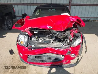 2014 MINI Convertible с VIN WMWZN3C59ET569675, выставлен на аукционе IAAI как лот 42378842 с пробегом 70 352 миль миль и . История ставок и продаж доступна на DreamBid. Изображение 6.