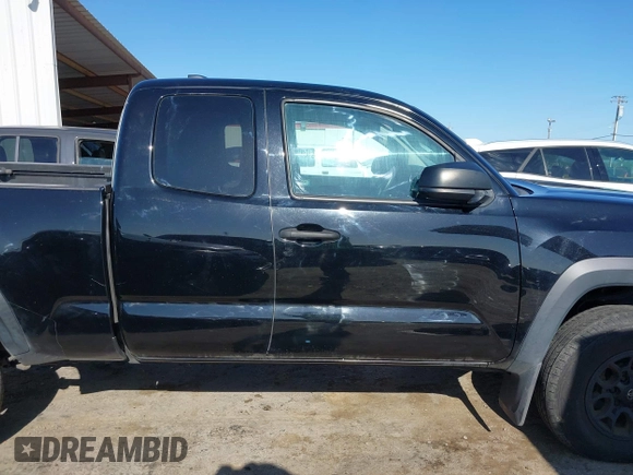 2020 Toyota Tacoma SR z VIN 3TYRZ5CN7LT000455, wystawiony jako IAAI lot #42313072 z przebiegiem 43 815 mil mil oraz . Historia ofert i sprzedaży dostępna na DreamBid. Obrazek 13.