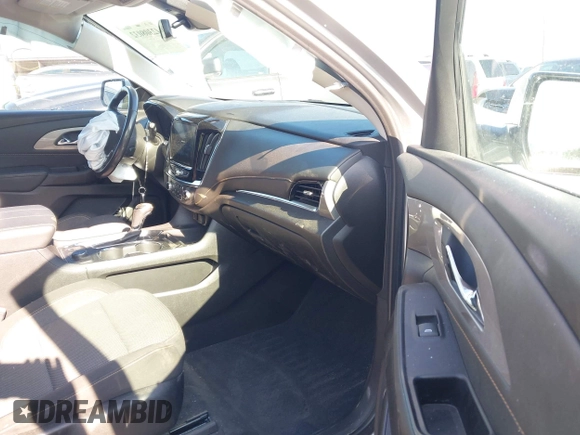 2020 Chevrolet Traverse LT Cloth z VIN 1GNERGKW3LJ319386, wystawiony jako IAAI lot #42308032 z przebiegiem 77 108 mil mil oraz . Historia ofert i sprzedaży dostępna na DreamBid. Obrazek 5.
