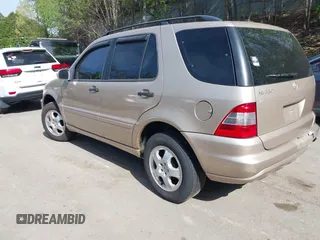 2004 Mercedes-Benz M 350 with VIN 4JGAB57E24A499022, listed as a IAAI auction lot 42223708 with 187,997 mi miles and . Bid and sale history available at DreamBid. Image 3.