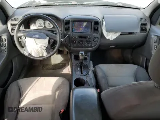 2005 Ford Escape XLS Value z VIN 1FMYU92Z05KA21168, wystawiony jako Copart lot #47630185 z przebiegiem 253 389 mil mil oraz Szkoda całkowita • Salvage title. Historia ofert i sprzedaży dostępna na DreamBid. Obrazek 8.