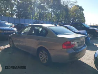 2006 BMW 3 Series 325xi with VIN WBAVD13576KV09164, listed as a IAAI auction lot 40558363 with 148,819 mi miles. Bid and sale history available at carsss.com. Image 3.