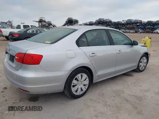 2013 Volkswagen Jetta SE with VIN 3VWDX7AJ0DM384908, listed as a IAAI auction lot 41466642 with 92,131 mi miles and . Bid and sale history available at DreamBid. Image 4.