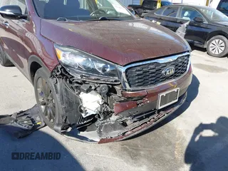 2019 Kia Sorento LX V6 with VIN 5XYPG4A53KG594088, listed as a IAAI auction lot 41249727 with 32,631 mi miles. Bid and sale history available at carsss.com. Image 6.