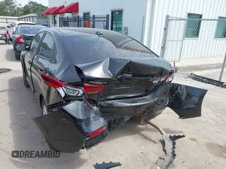 2018 Hyundai Accent SE z VIN 3KPC24A31JE010519, wystawiony jako IAAI lot #42241964 z przebiegiem 18 394 mil mil oraz . Historia ofert i sprzedaży dostępna na DreamBid. Obrazek 3.