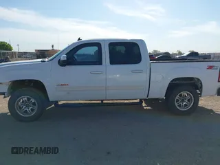 2007 GMC Sierra 1500 with VIN 3GTEK13Y17G517689, listed as a IAAI auction lot 41996422 with 209,240 mi miles and . Bid and sale history available at DreamBid. Image 14.