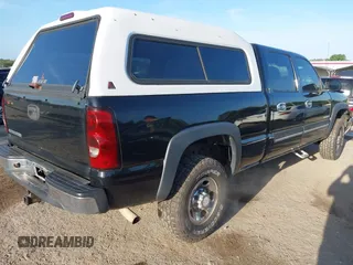 2007 Chevrolet Silverado 1500HD LT1 z VIN 1GCGC13U17F197536, wystawiony jako IAAI lot #42167105 z przebiegiem 177 604 mil mil oraz . Historia ofert i sprzedaży dostępna na DreamBid. Obrazek 4.