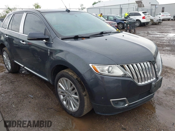 2013 Lincoln MKX z VIN 2LMDJ8JK4DBL30807, wystawiony jako IAAI lot #42199404 z przebiegiem 153 475 mil mil oraz . Historia ofert i sprzedaży dostępna na DreamBid. Obrazek 1.